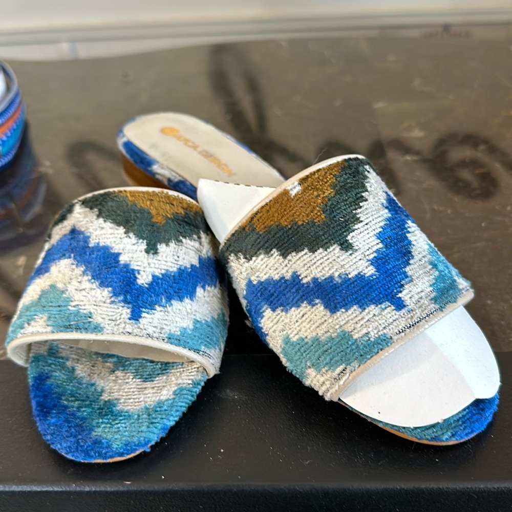 NWT velvet slides